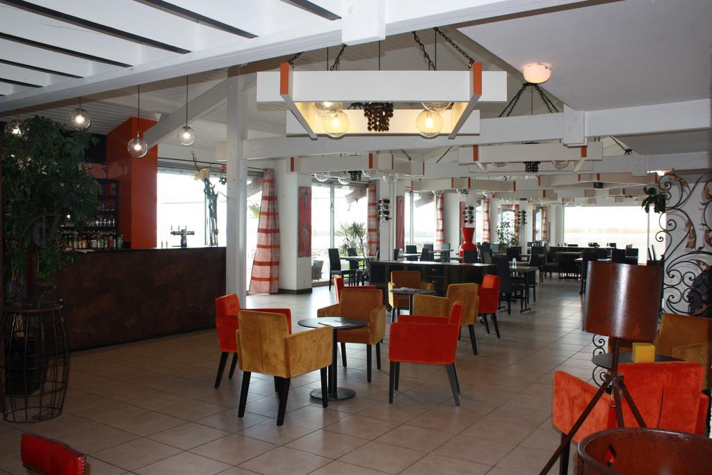 Hôtel Restaurant La Citadelle Blaye Esterno foto