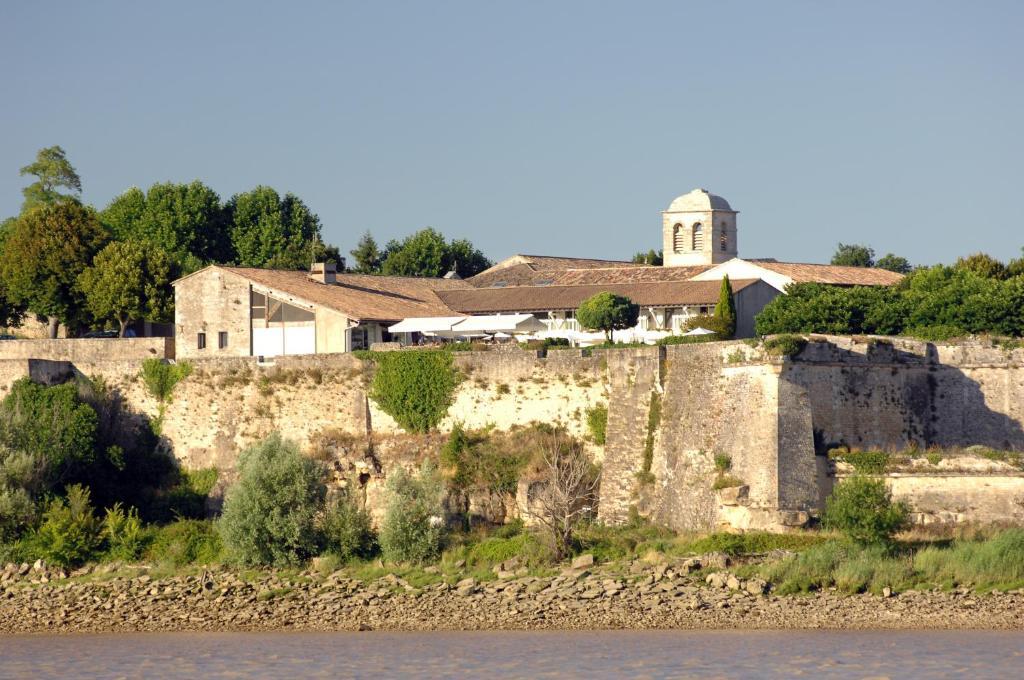 Hôtel Restaurant La Citadelle Blaye Esterno foto