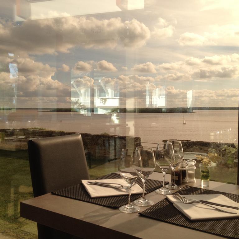 Hôtel Restaurant La Citadelle Blaye Esterno foto