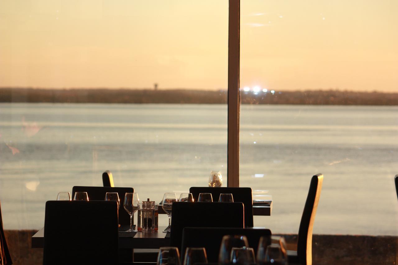 Hôtel Restaurant La Citadelle Blaye Esterno foto